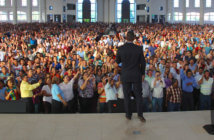 6 Ways to Maximize Your Church’s Home-Field Advantage in Giving Worship service in a large church