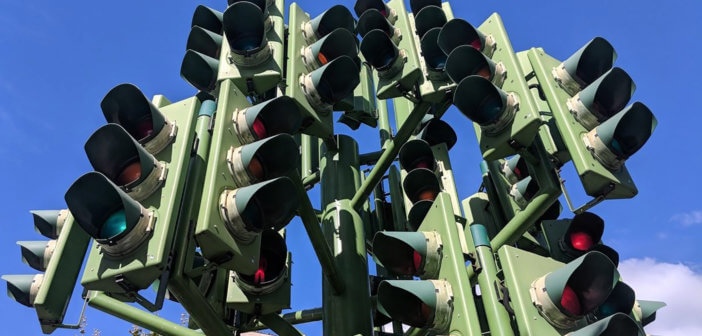 Traffic Light Tree sculpture by Pierre Vivant, 1998